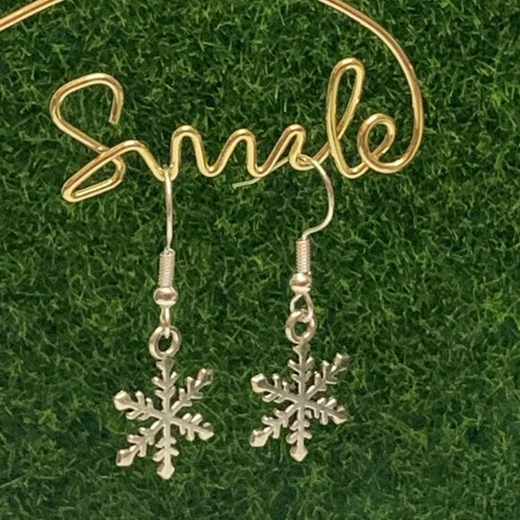 Snowflake Earring, Boho Earring, Christmas Earring, Holiday Earring, Gift Idea - Picture 4 of 6